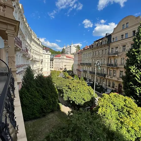 Jurincom Sadova Apartment *