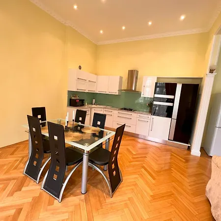 アパート Jurincom Sadova