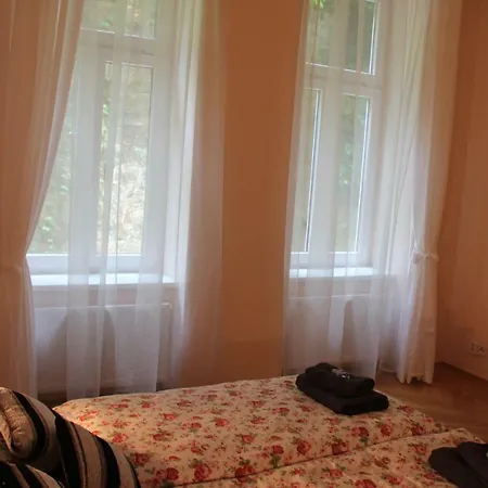 アパート Jurincom Sadova *